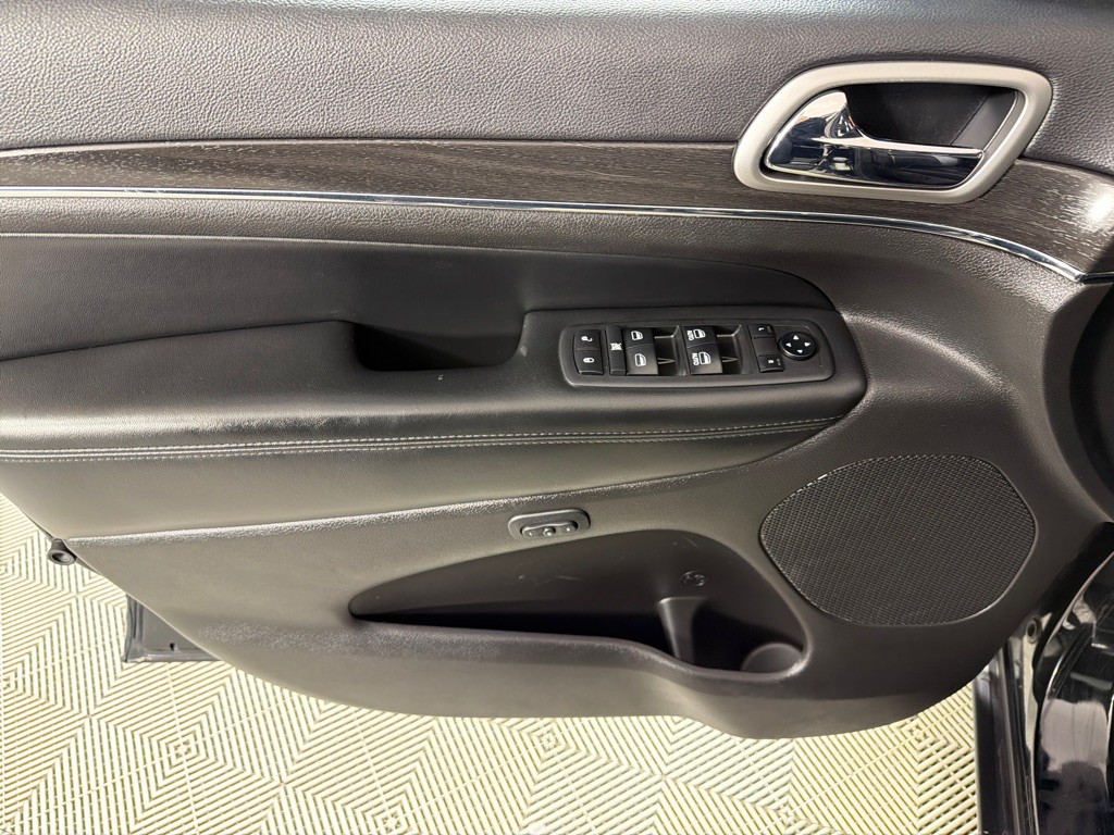 2018 Jeep Grand Cherokee Image 11