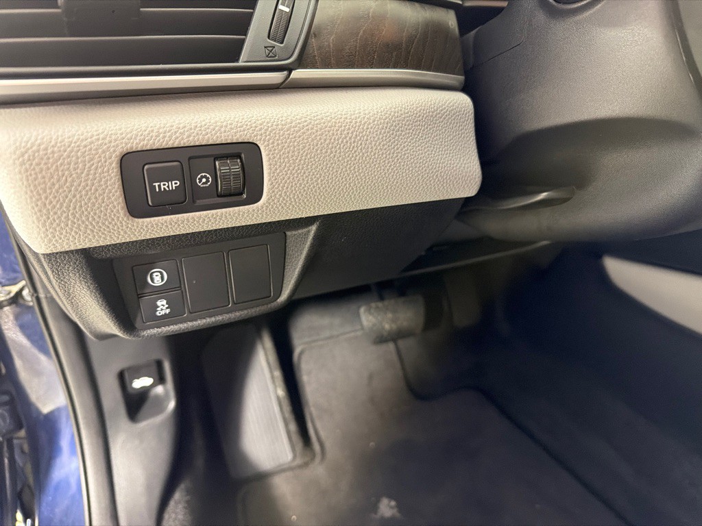2019 Honda Accord Image 16