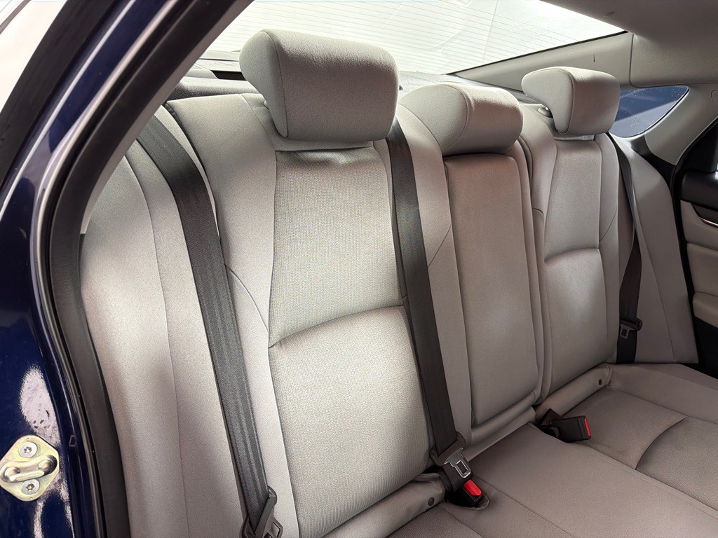 2019 Honda Accord Image 24