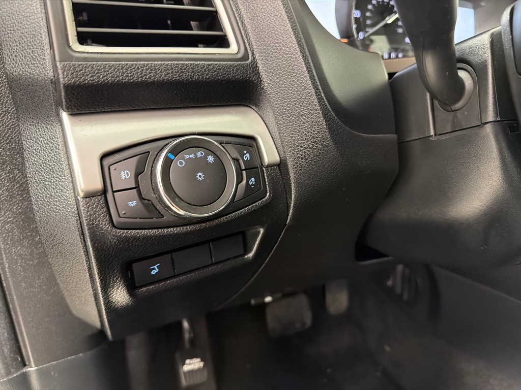 2017 Ford Explorer Image 15