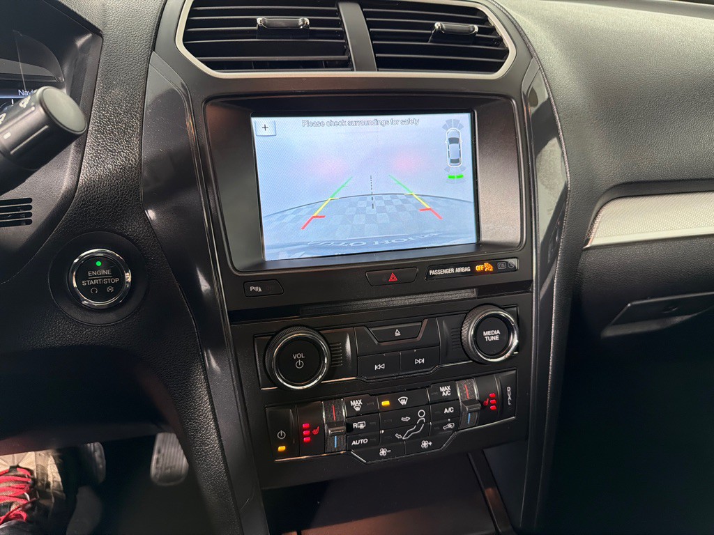 2017 Ford Explorer Image 17