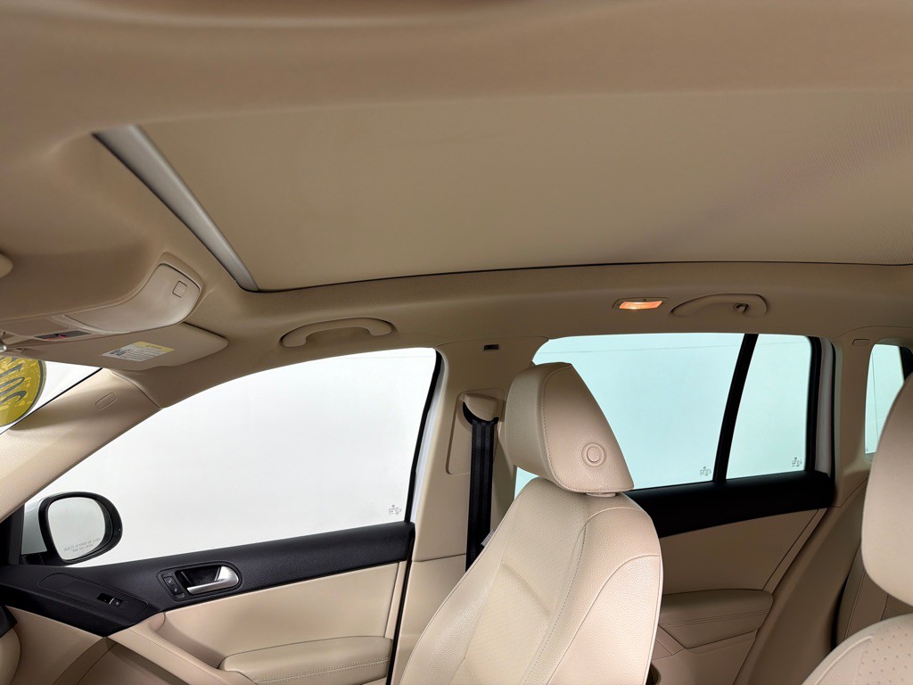 2017 Volkswagen Tiguan Image 14