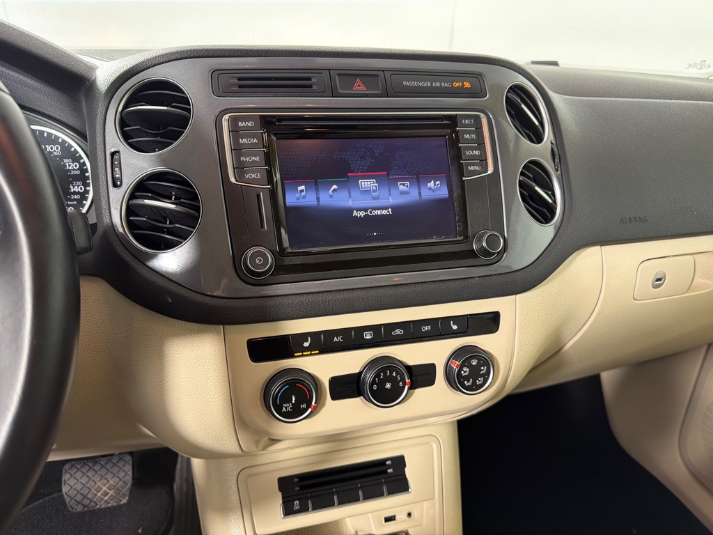 2017 Volkswagen Tiguan Image 18