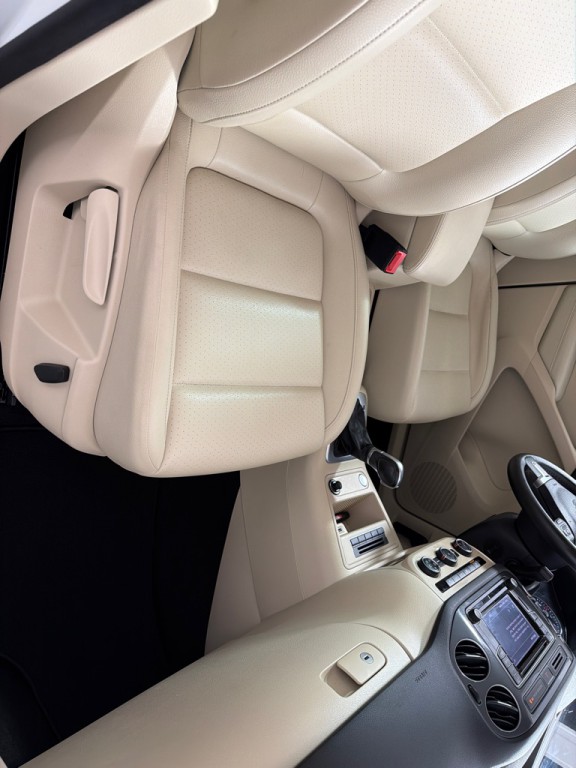 2017 Volkswagen Tiguan Image 25