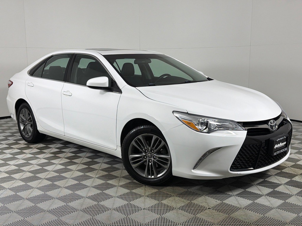 2016 Toyota Camry Image 2