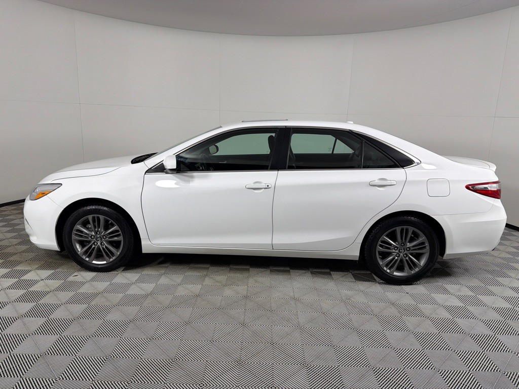2016 Toyota Camry Image 7