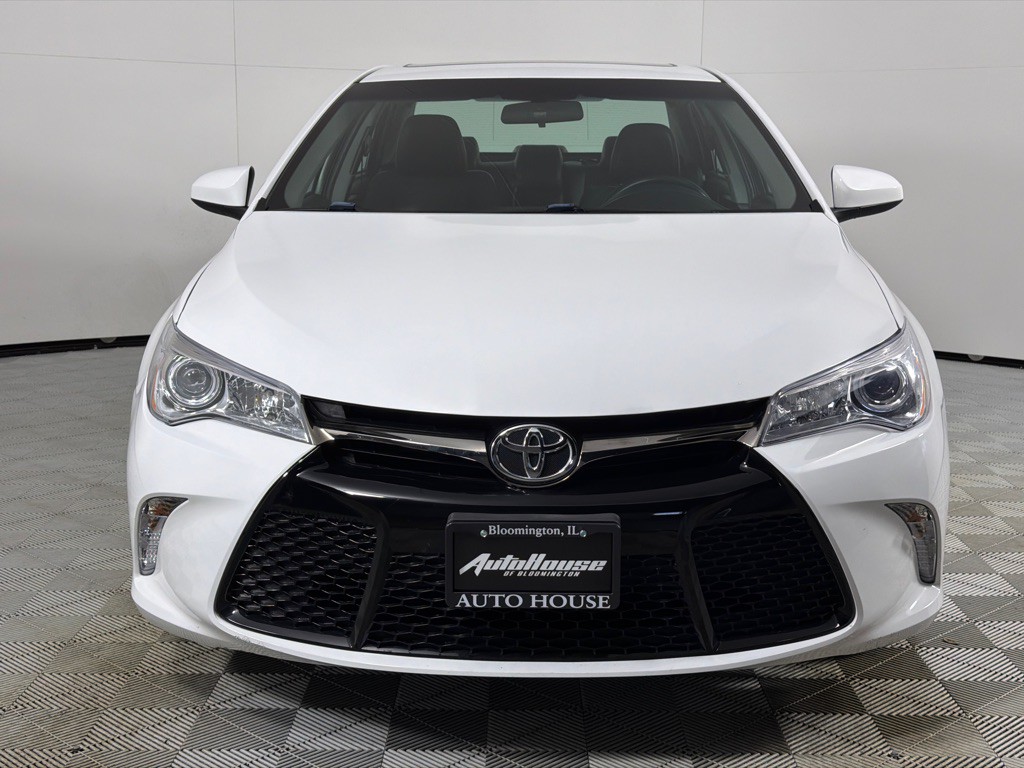 2016 Toyota Camry Image 10