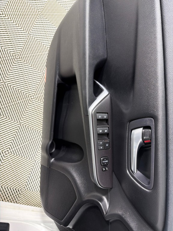 2016 Toyota Camry Image 11