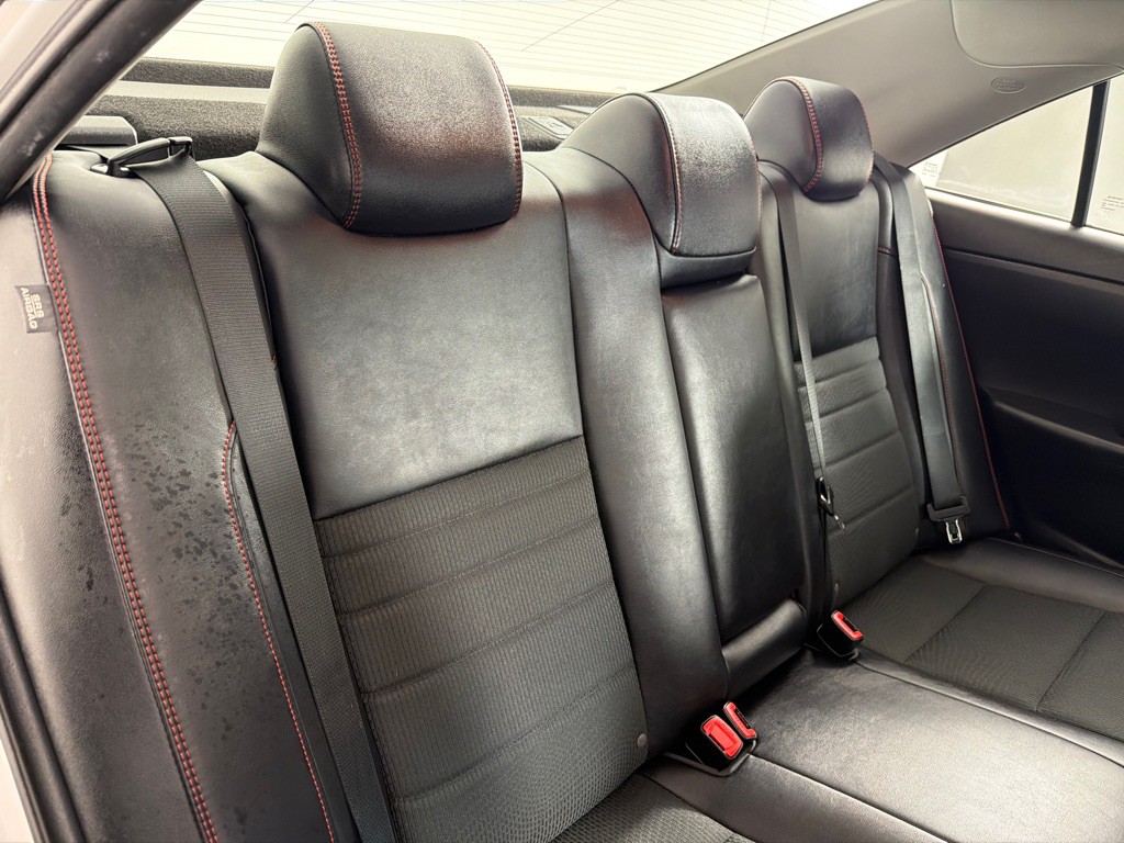 2016 Toyota Camry Image 23