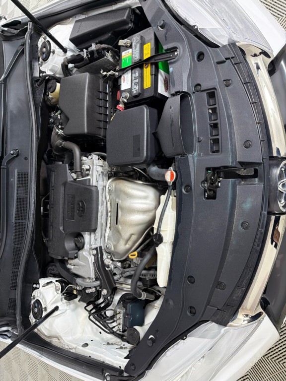 2016 Toyota Camry Image 27