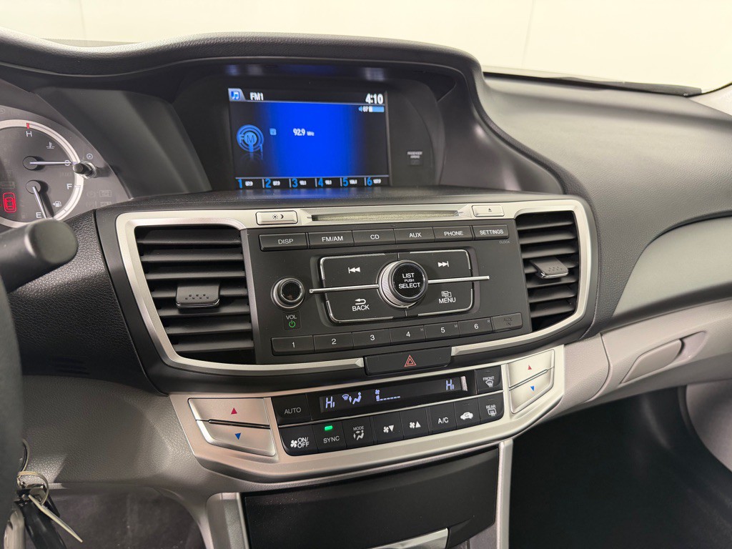 2015 Honda Accord Image 16