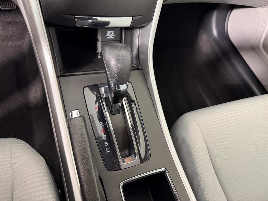 2015 Honda Accord Image 17