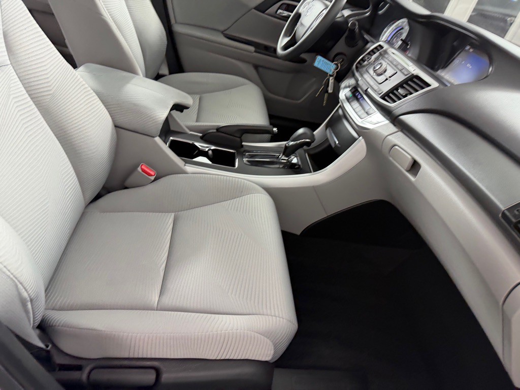 2015 Honda Accord Image 22