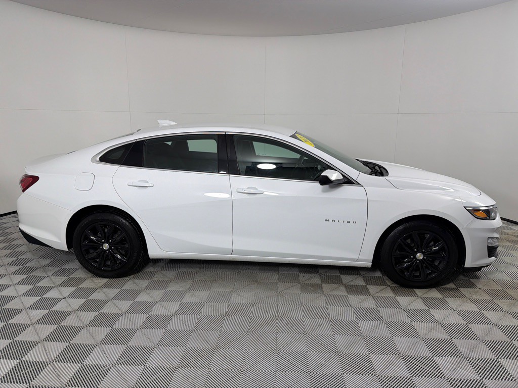 2021 Chevrolet Malibu Image 4