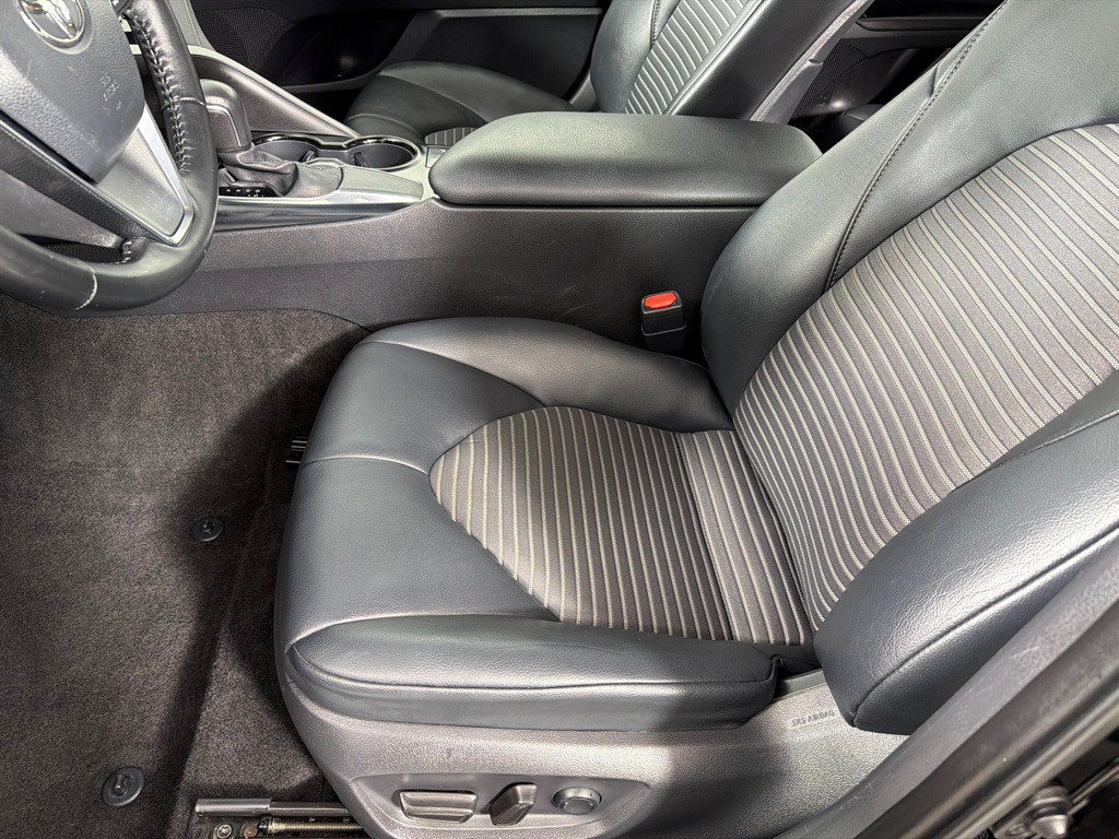 2020 Toyota Camry Image 12