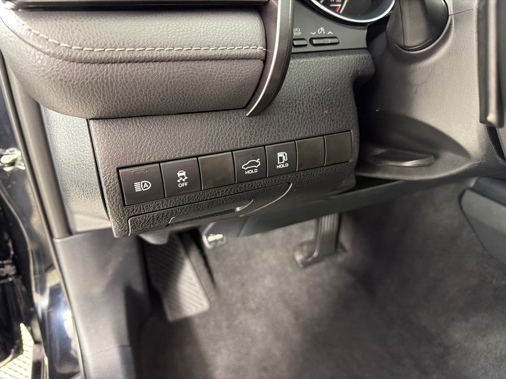 2020 Toyota Camry Image 14