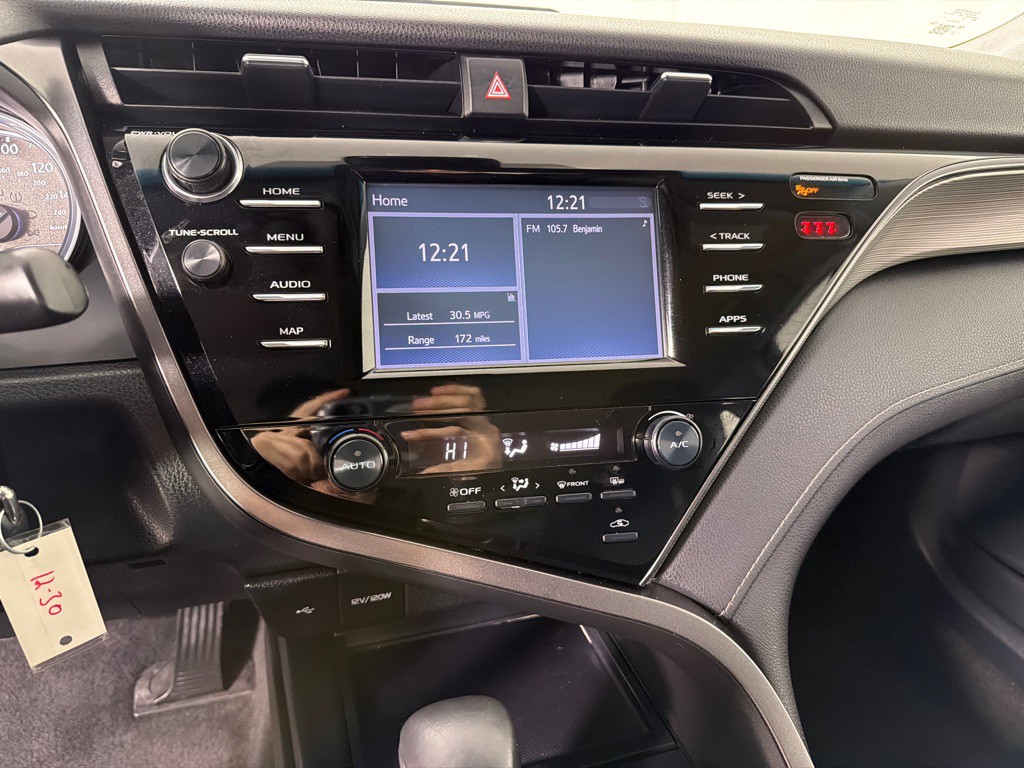 2020 Toyota Camry Image 17