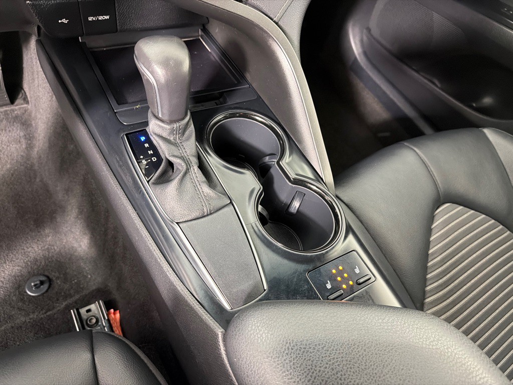 2020 Toyota Camry Image 18