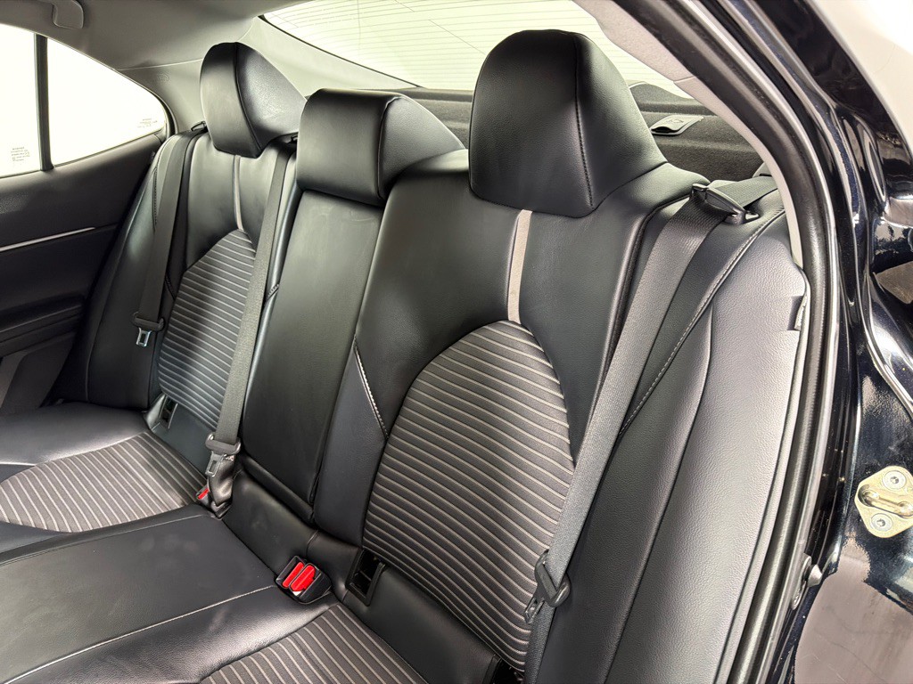 2020 Toyota Camry Image 20