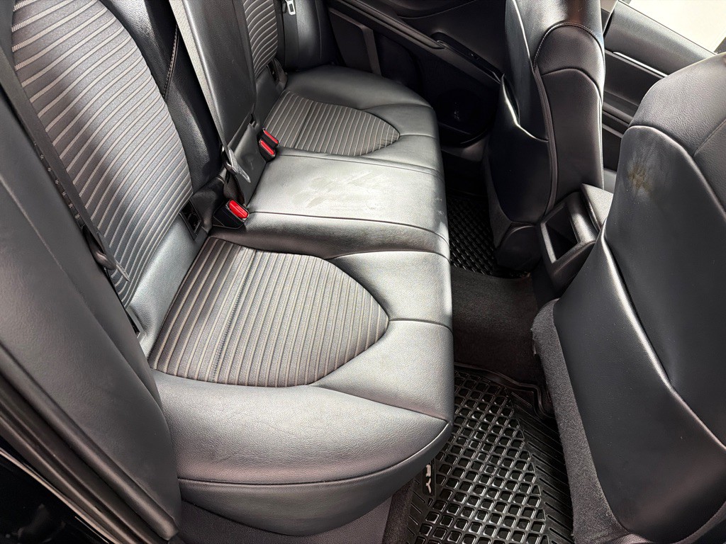 2020 Toyota Camry Image 21