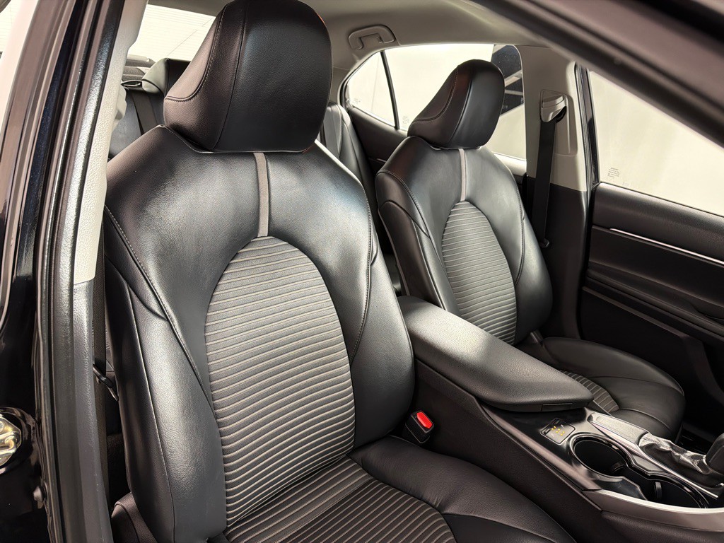 2020 Toyota Camry Image 24