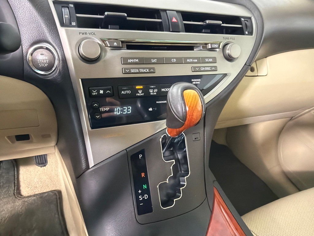 2011 Lexus RX Image 17