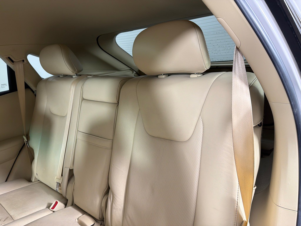 2011 Lexus RX Image 19