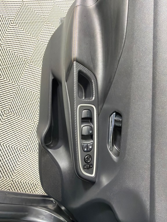 2020 Nissan Versa Image 9