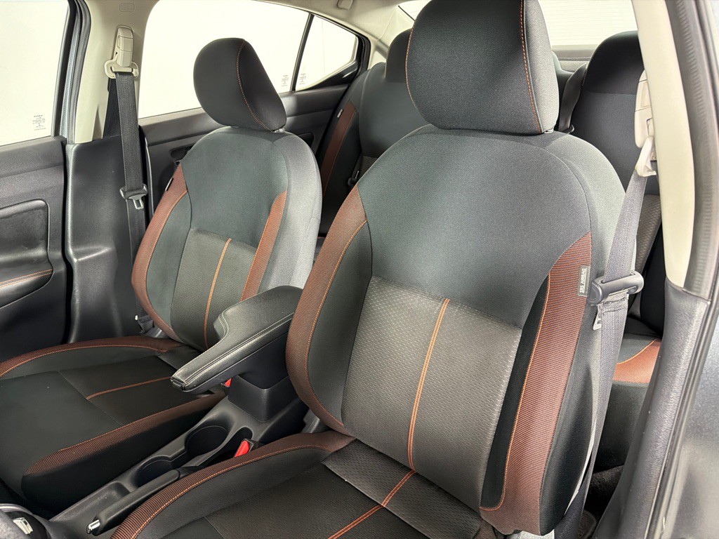 2020 Nissan Versa Image 11