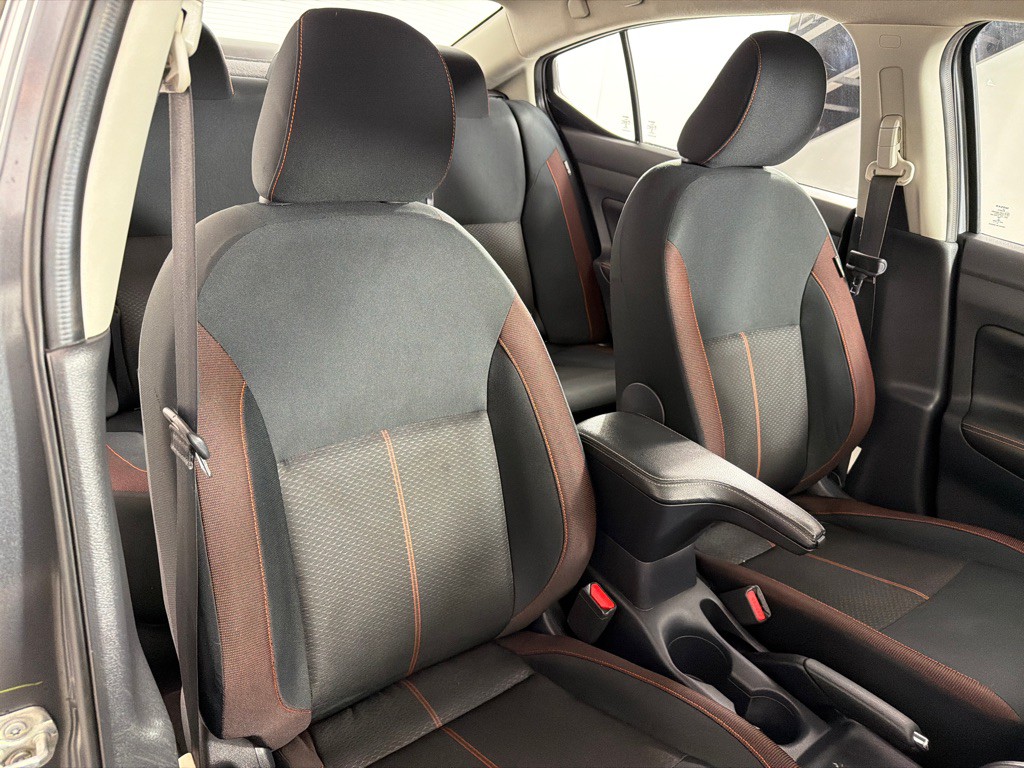 2020 Nissan Versa Image 19