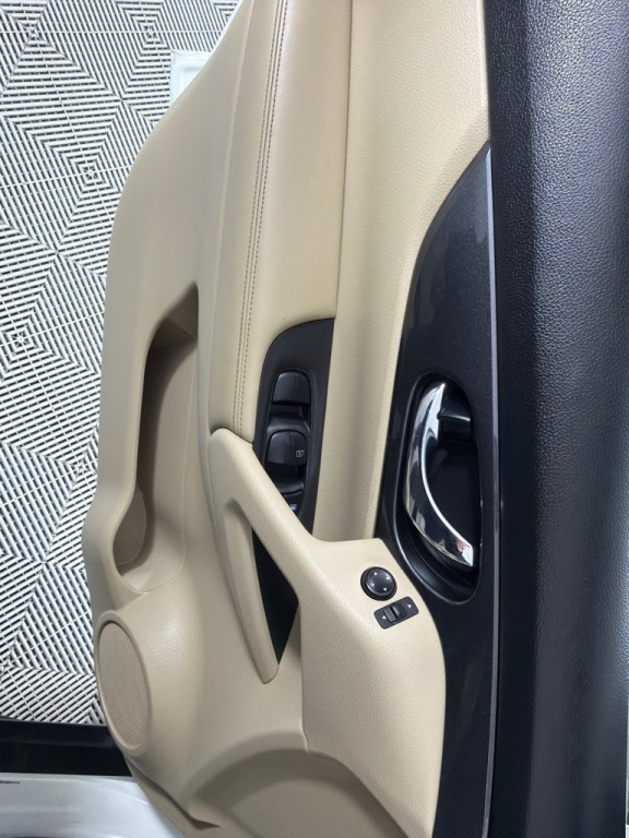 2019 Nissan Rogue Image 10