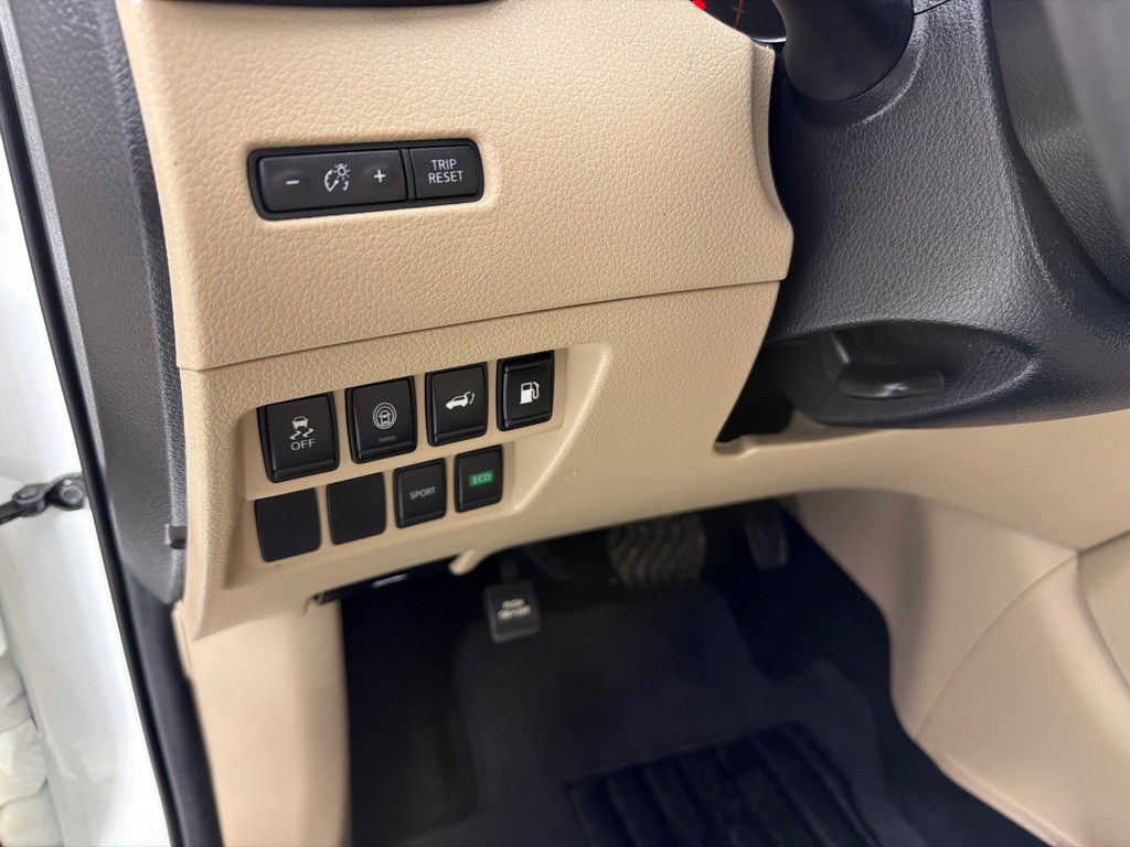 2019 Nissan Rogue Image 12