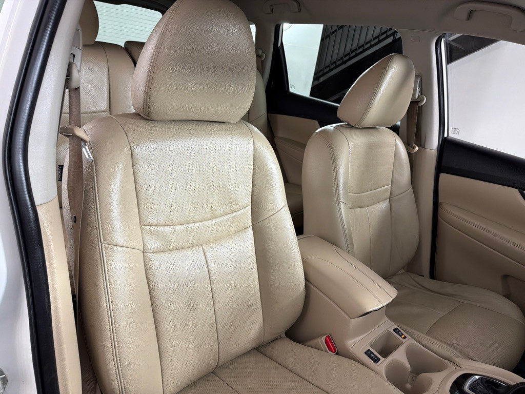 2019 Nissan Rogue Image 24