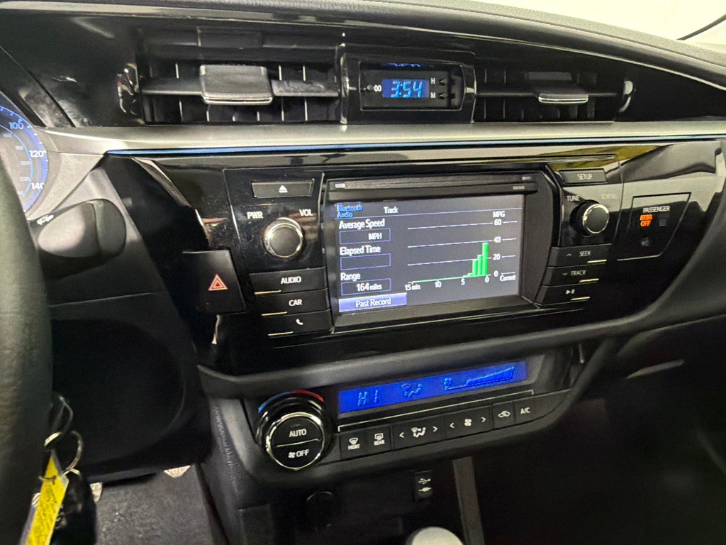 2015 Toyota Corolla Image 15