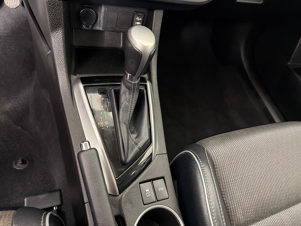 2015 Toyota Corolla Image 17