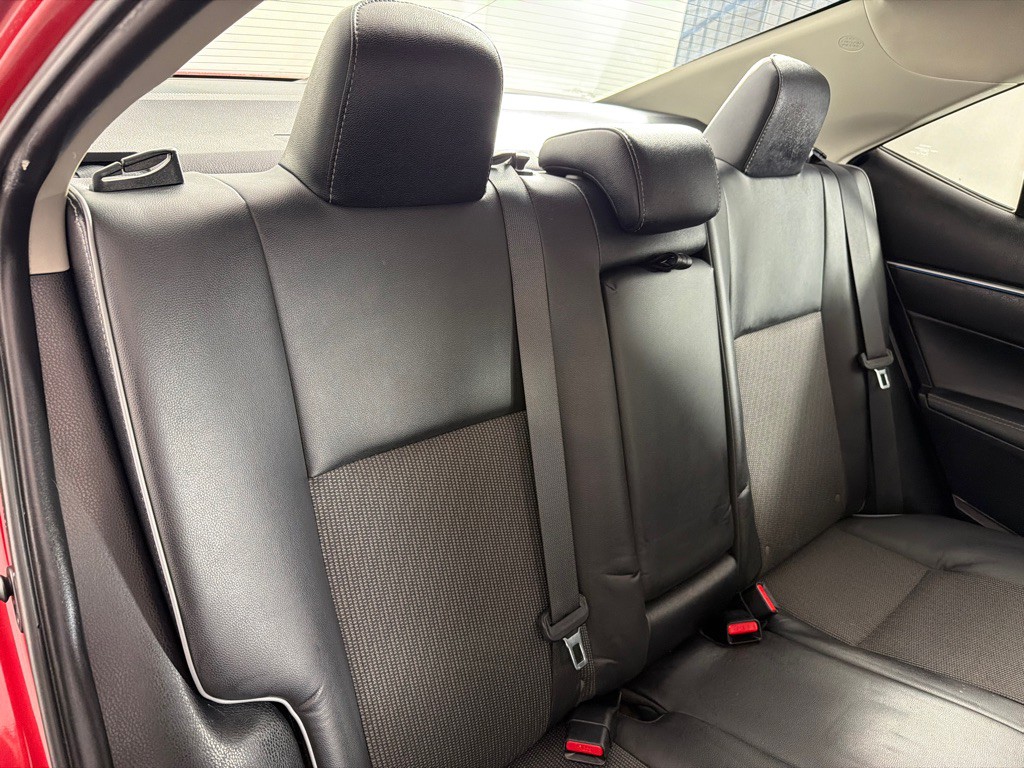 2015 Toyota Corolla Image 21