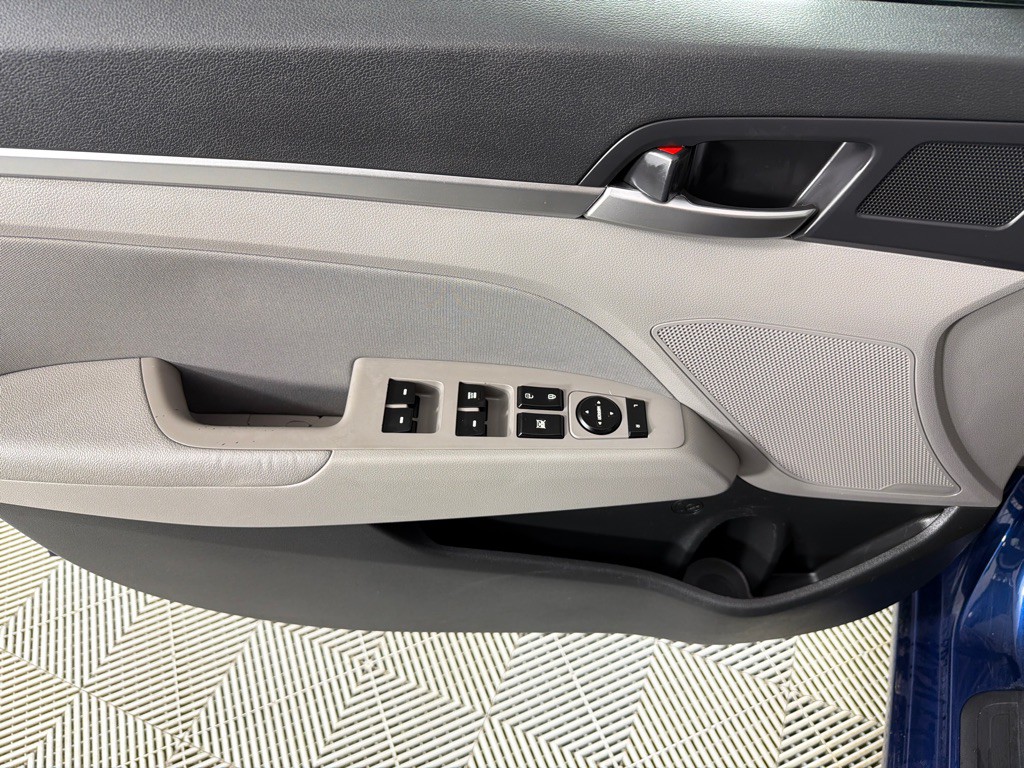 2020 Hyundai Elantra Image 8