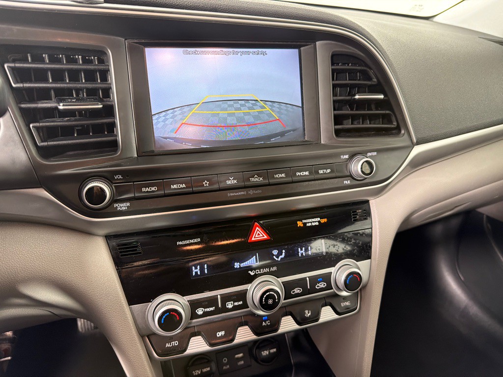 2020 Hyundai Elantra Image 14