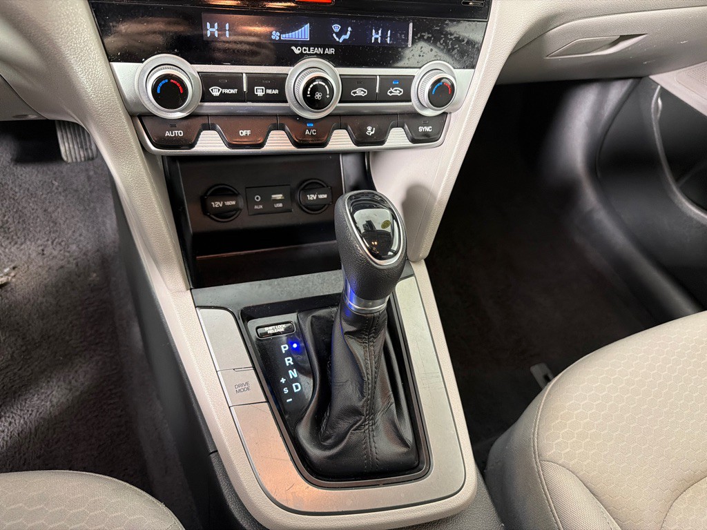 2020 Hyundai Elantra Image 15