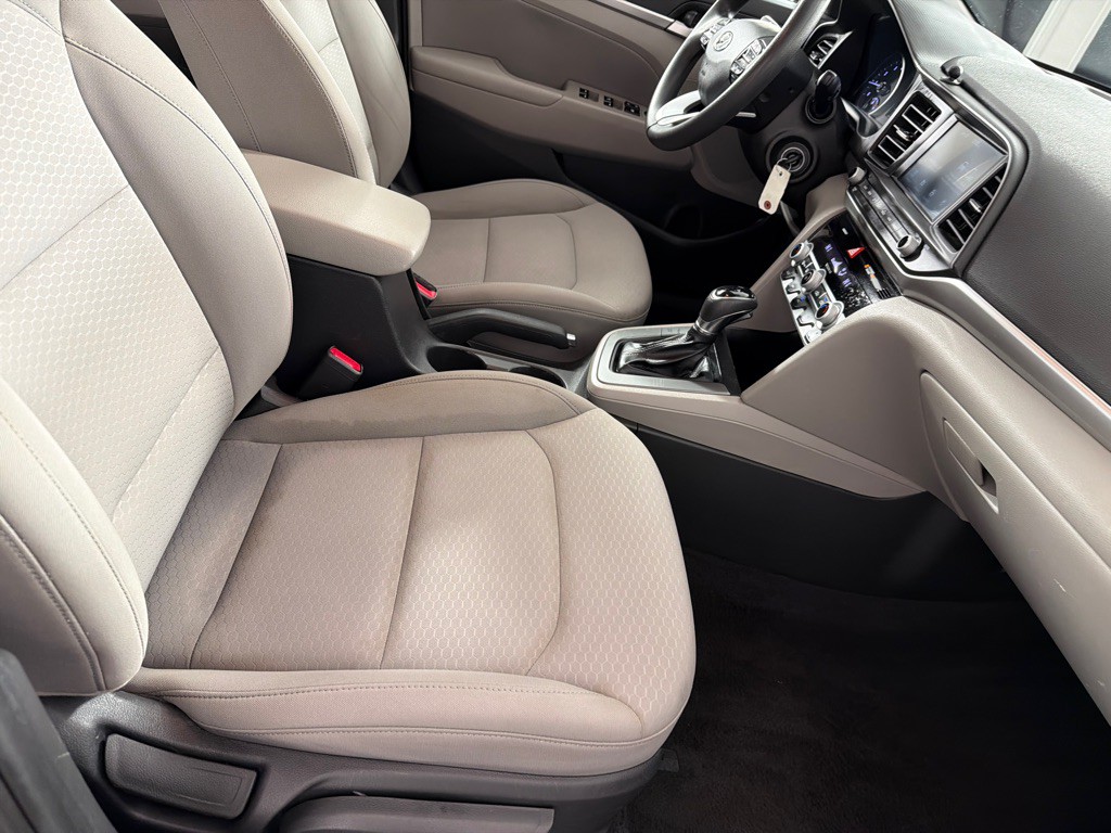 2020 Hyundai Elantra Image 20