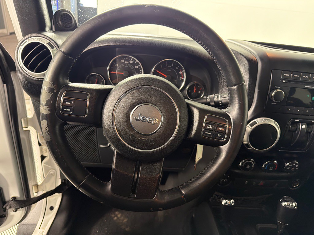 2013 Jeep Wrangler Image 11