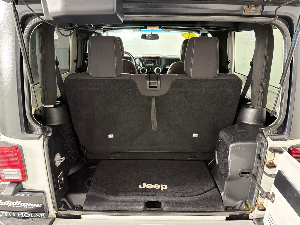 2013 Jeep Wrangler Image 15