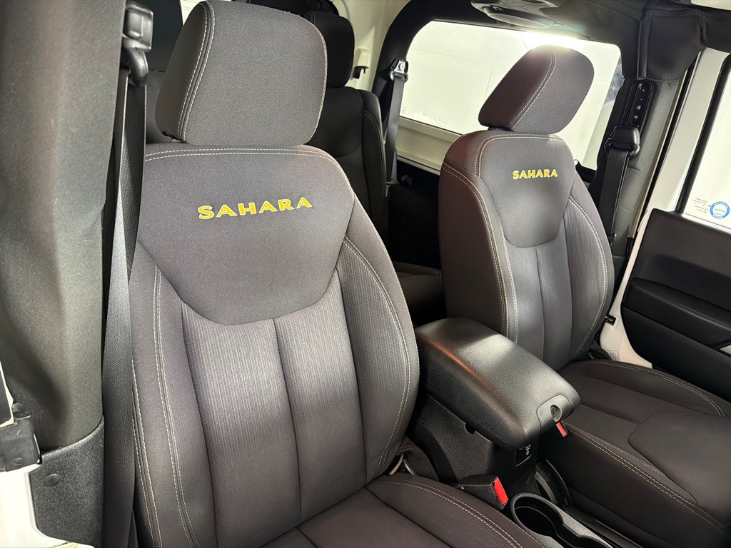 2013 Jeep Wrangler Image 18