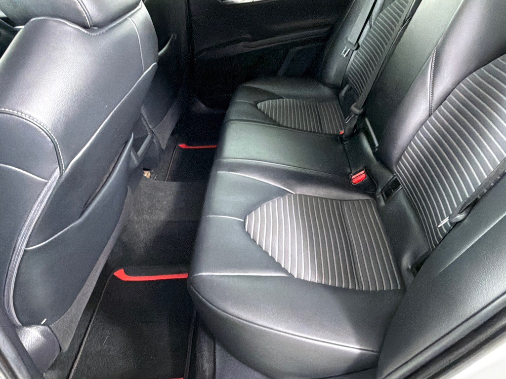 2021 Toyota Camry Image 18