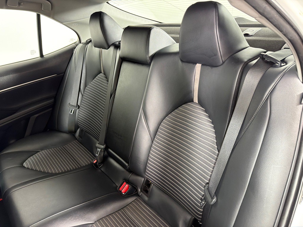 2021 Toyota Camry Image 19