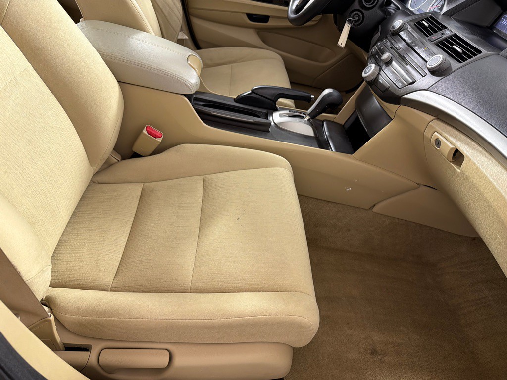 2012 Honda Accord Image 19