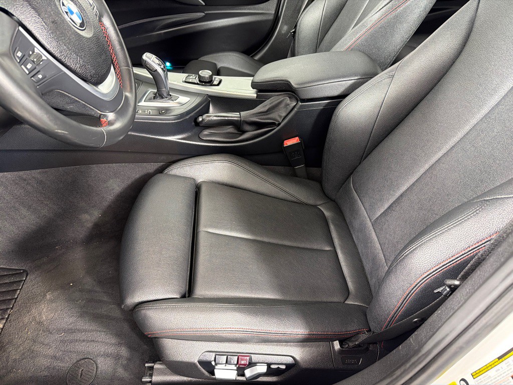 2018 BMW 3 Series Image 12