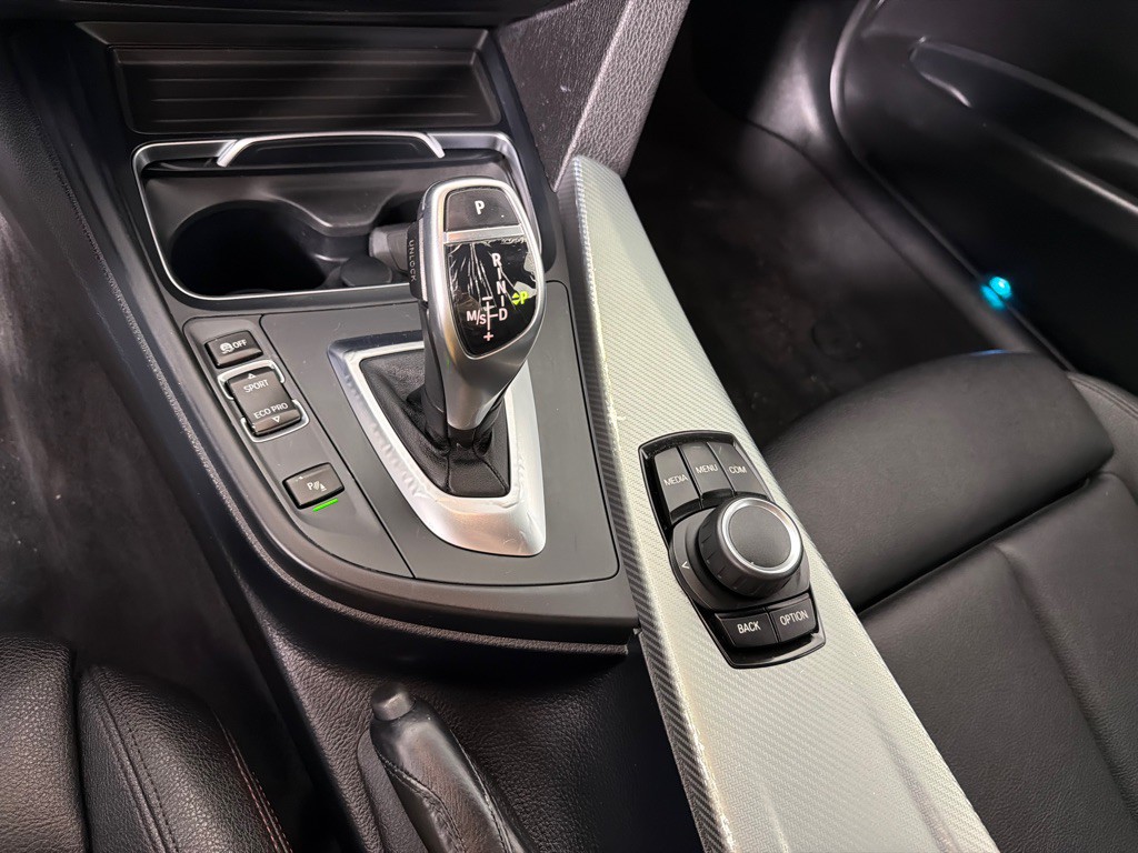 2018 BMW 3 Series Image 18