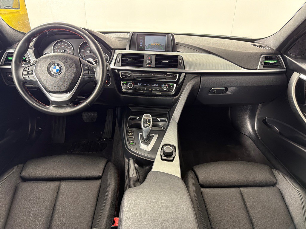 2018 BMW 3 Series Image 25