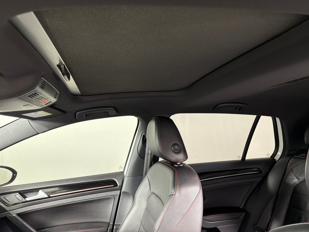 2016 Volkswagen GTI Image 13